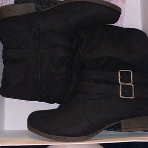Band new Pilar Sweater Cuff Boot